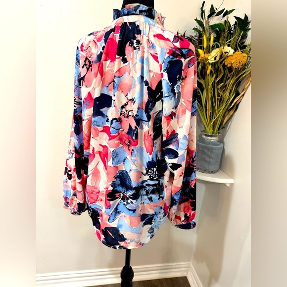 Jones New York Women’s Floral Button-Down ruffle collar Blouse, Size Medium - Picture 8 of 13
